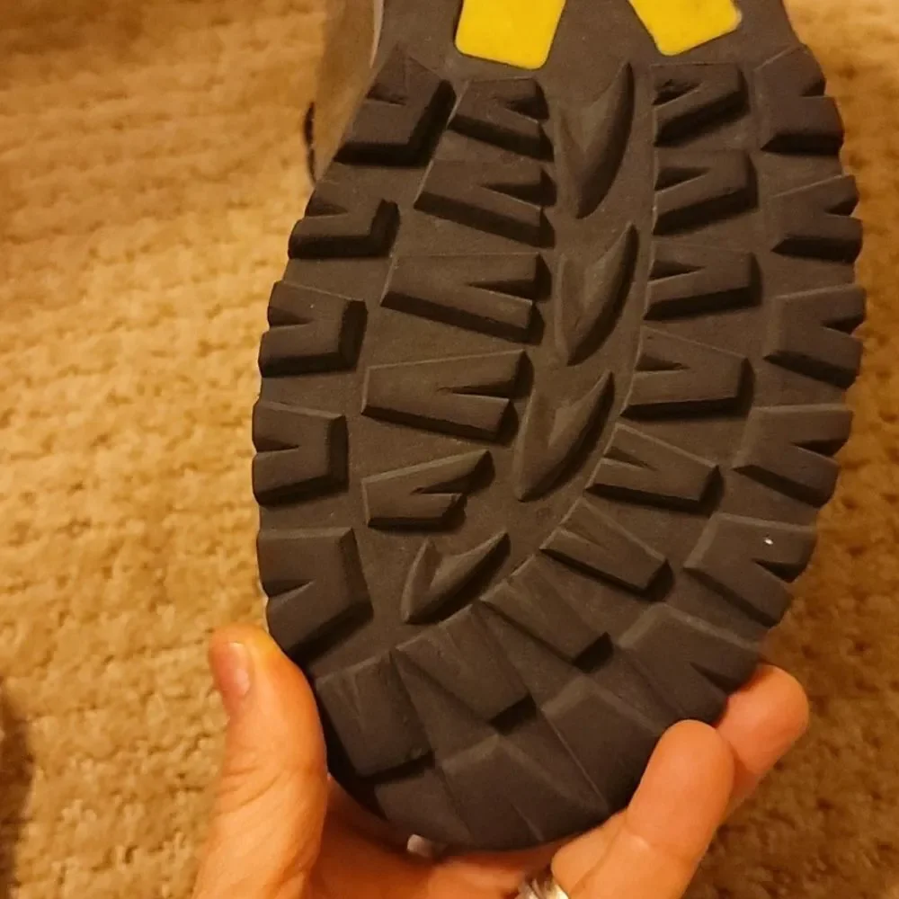 Vasque visit hiking boots size 8